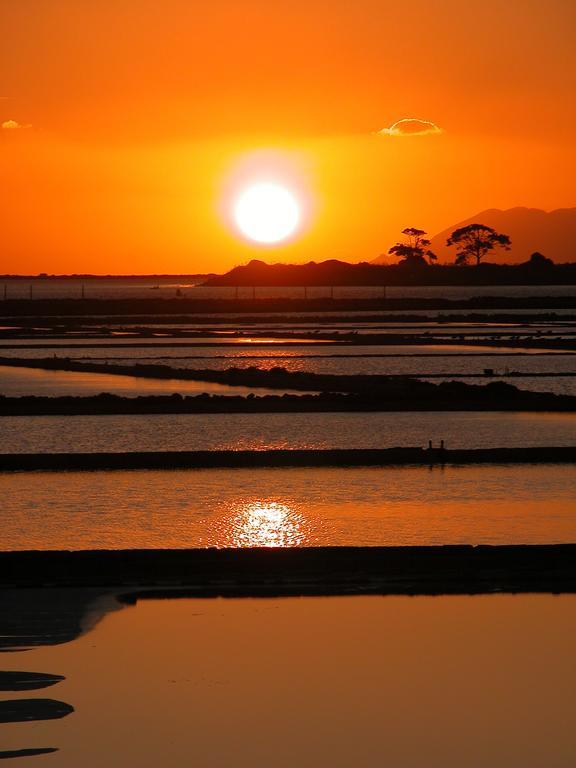 Sunrise Stagnone - Kitesurf Spot Acomodação com café da manhã Marsala Exterior foto